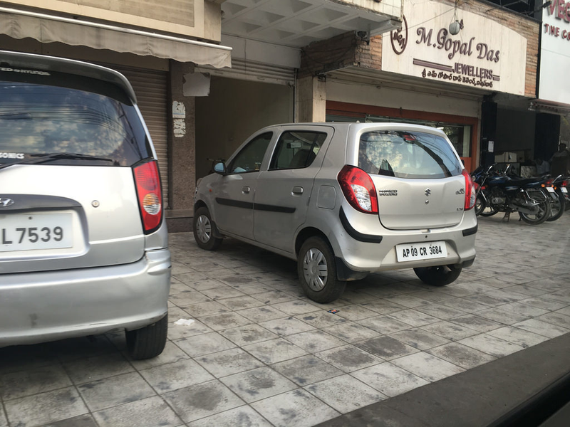 Illustration for article titled Cars from my trip to India over a year ago *pic heavy* (Part I)